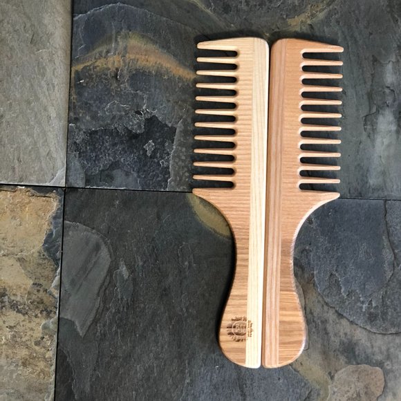 Eco-Friendly Comb Wide Tooth Handle made by TEK - Picture 4 of 10